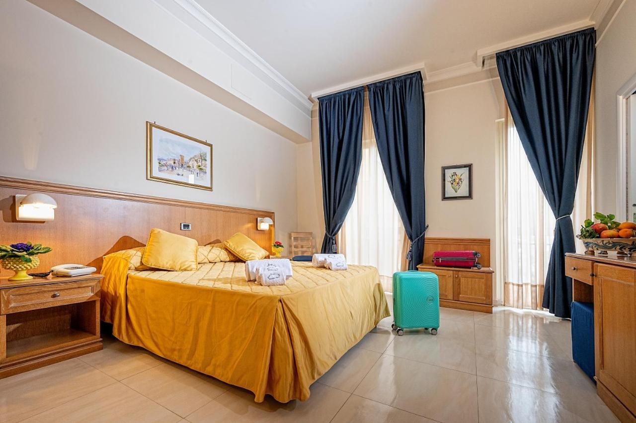 Hotel Sabbie D'Oro Giardini Naxos Eksteriør bilde