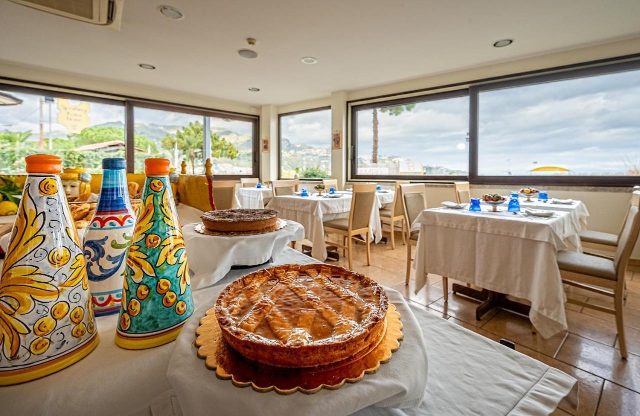 Hotel Sabbie D'Oro Giardini Naxos Eksteriør bilde