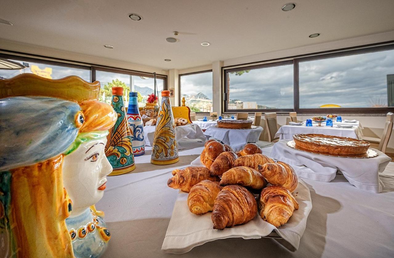 Hotel Sabbie D'Oro Giardini Naxos Eksteriør bilde