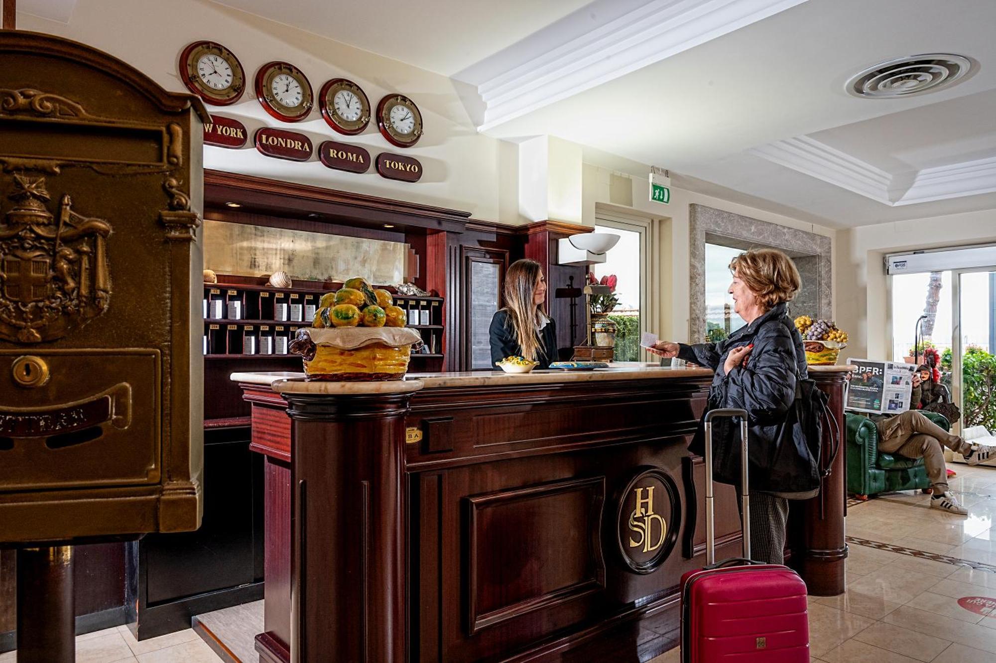 Hotel Sabbie D'Oro Giardini Naxos Eksteriør bilde