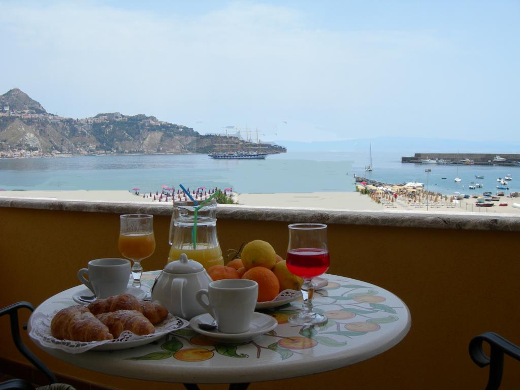 Hotel Sabbie D'Oro Giardini Naxos Eksteriør bilde